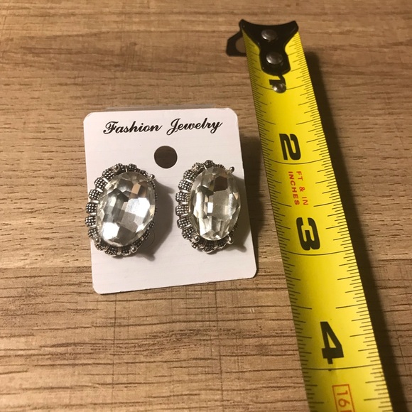 Vintage Gemstone Oval Silver and Black  Earrings - Picture 5 of 6